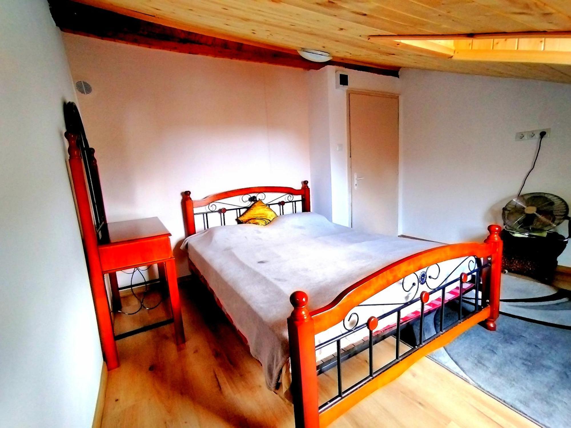 Ferienwohnung In The Heart Of Warna Exterior foto